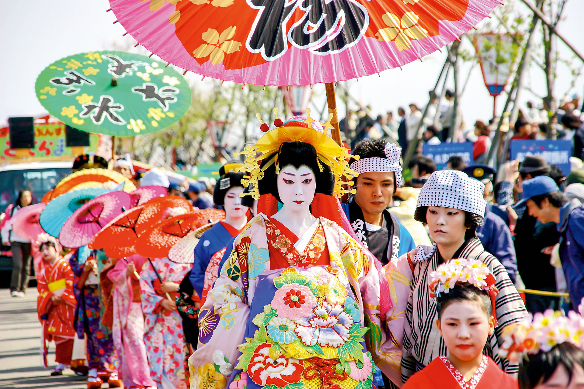 The Bunsui Kimono Parade at the Tsubame Cherry Blossom Festival